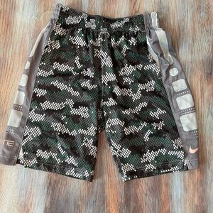Nike elite shorts Youth L